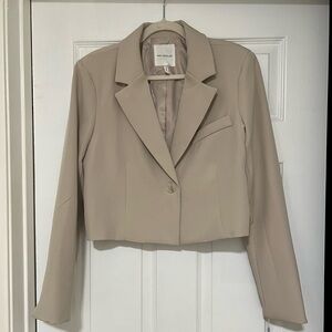 NWT Avec Les Filles Beige Tan Cropped Blazer, Medium
